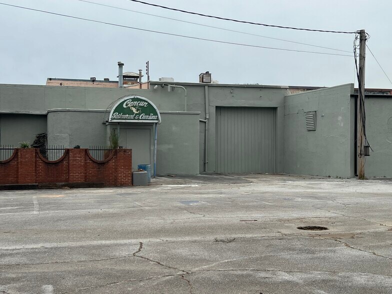 More Photos Of 1809 Broad St, Chattanooga General Retail For Sale