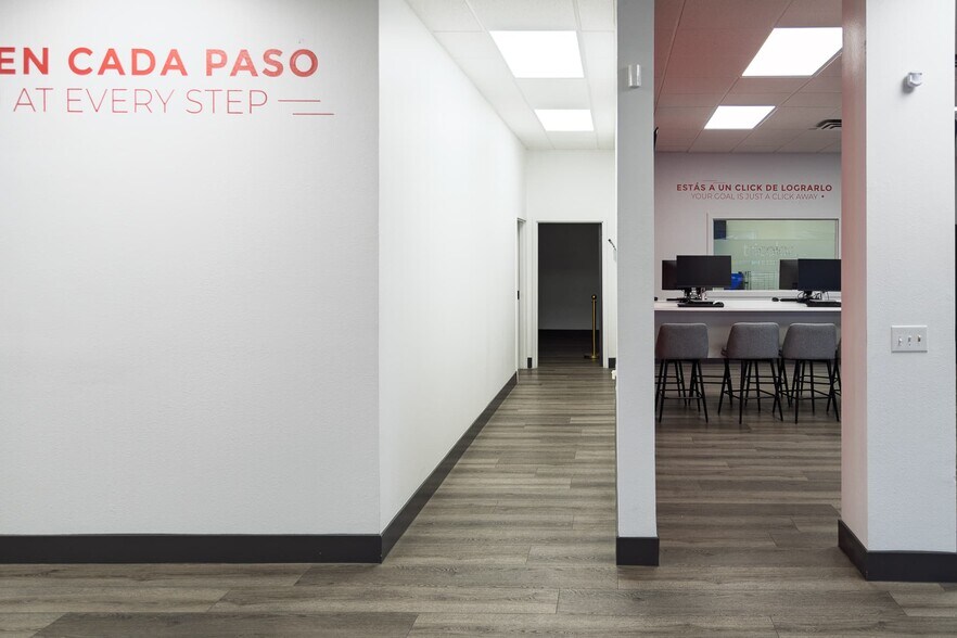 More Photos Of 3105 E Sahara Ave, Las Vegas Auto Repair For Lease