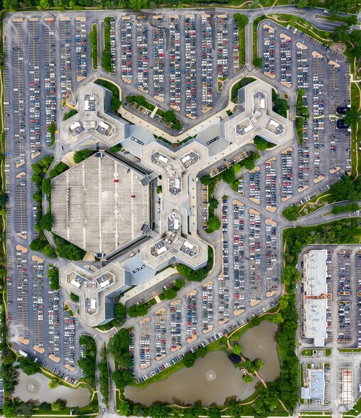 More Photos Of 5 Westbrook Corporate Ctr, Westchester Office For Lease