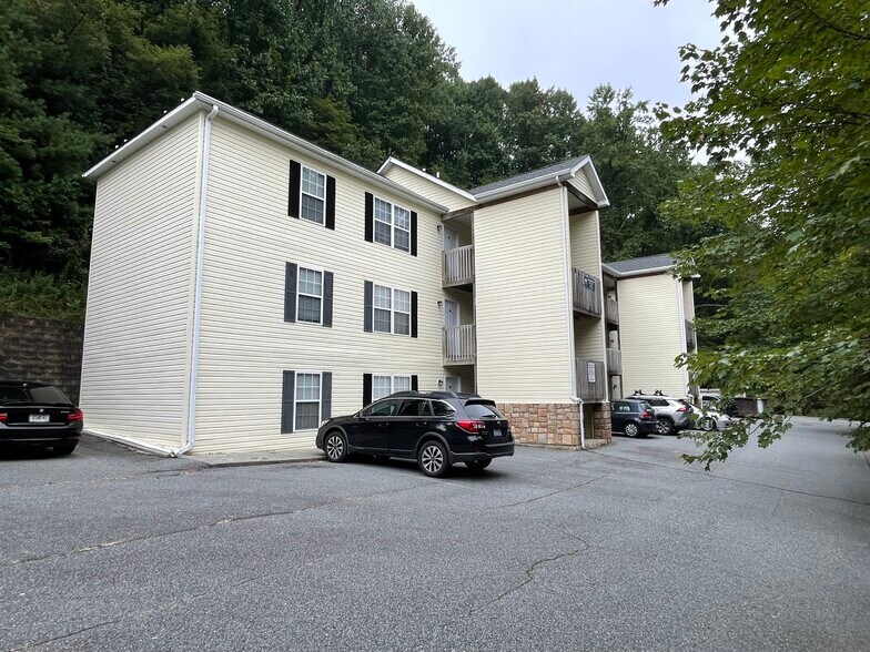 Primary Photo Of 1794 Poplar Grove Rd, Boone Apartments For Sale