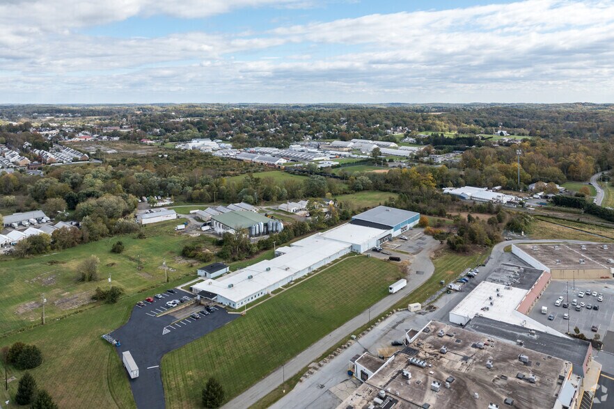 More Photos Of 738 W Cypress St, Kennett Square Manufacturing For Lease