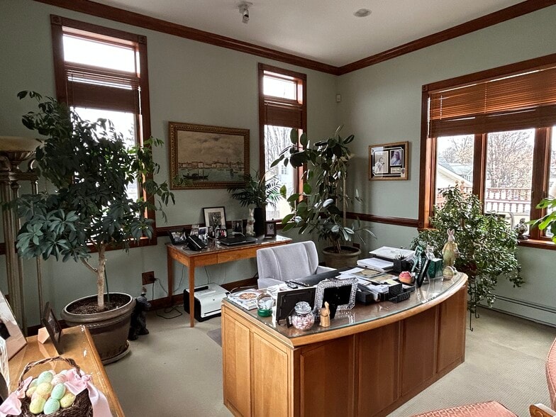 More Photos Of 847 King George Rd, Fords Office For Sale