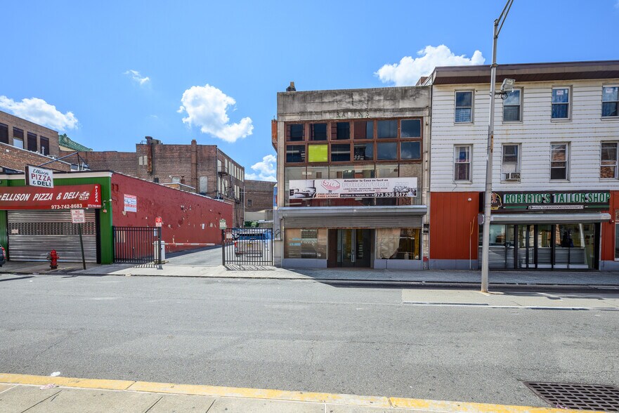 More Photos Of 84 Ellison St, Paterson Storefront Retail Office For Lease