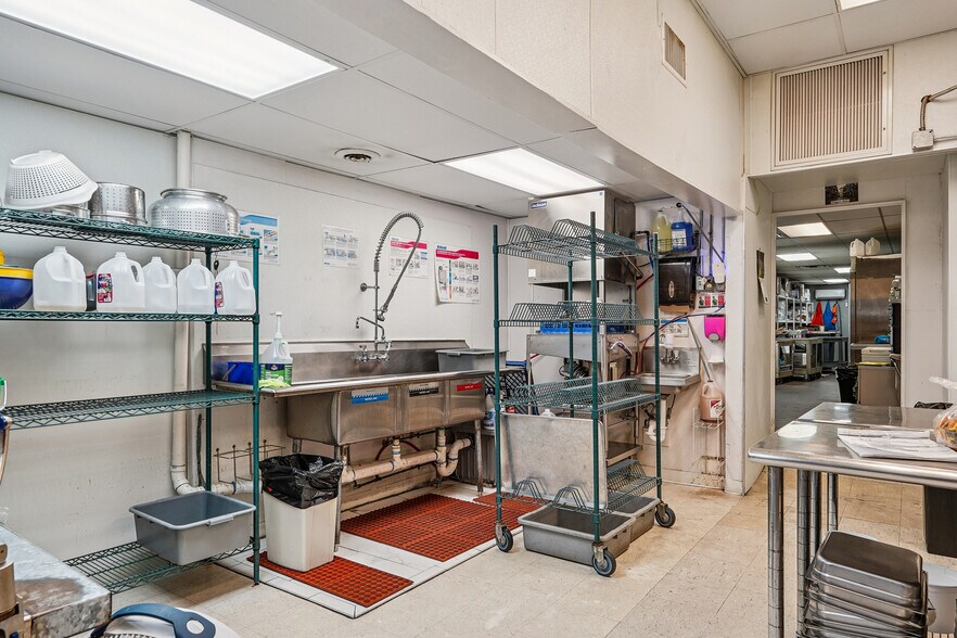 More Photos Of 109-111 S Main St, Irving Restaurant For Sale