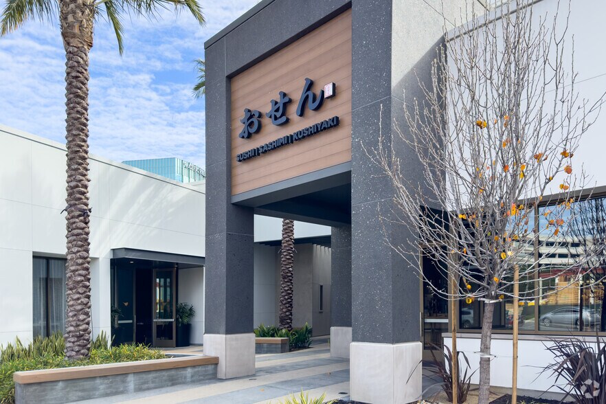 More Photos Of 2040 Main St, Irvine Unknown For Lease