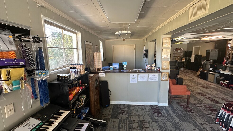 More Photos Of 613 W Ogeechee St, Sylvania Storefront For Sale