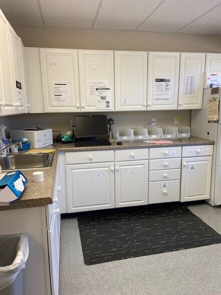More Photos Of 2650 Bahia Vista St, Sarasota Medical For Sale