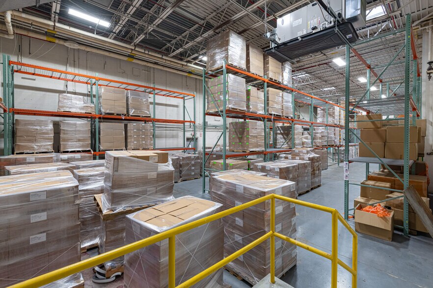 More Photos Of 3020 E River Rd, Moraine Warehouse For Lease