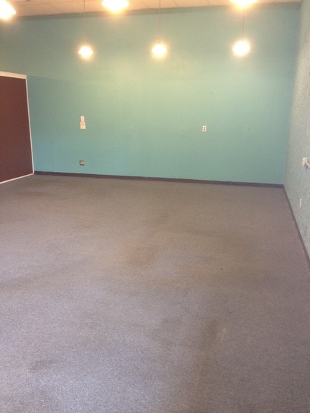 More Photos Of 4209-4213 E 62nd St, Indianapolis Storefront For Sale