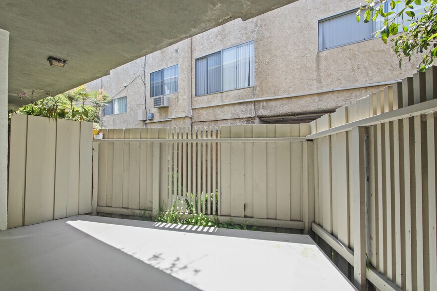 More Photos Of 3625 Mentone Ave, Los Angeles Apartments For Sale