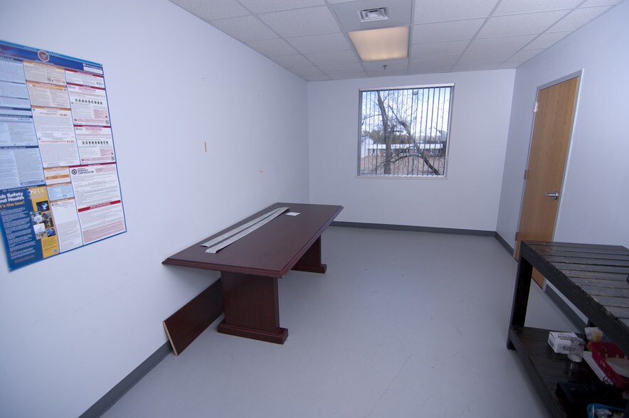 More Photos Of 95-101 Arco Dr, Saint Charles Warehouse For Sale