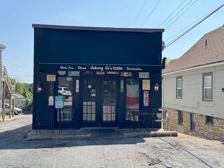 More Photos Of 1201-1209 W 47th St, Kansas City Storefront For Sale