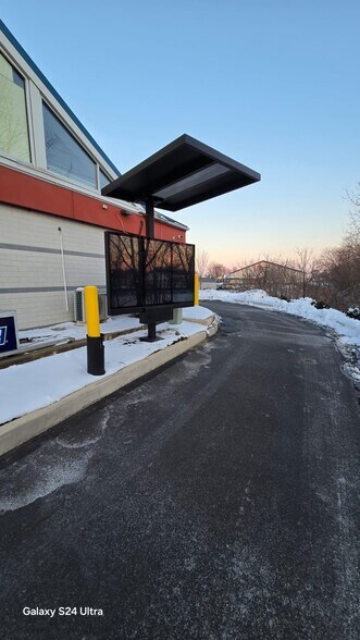 More Photos Of 2040 W Main St, Mount Joy Restaurant For Lease