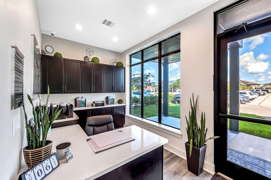 More Photos Of Colonial Parkway & Park West Green Dr, Katy Office For Sale