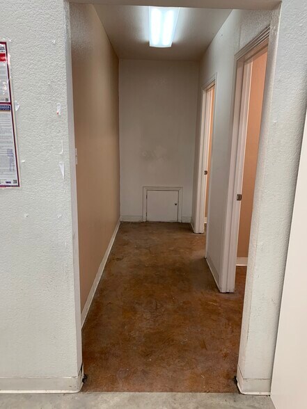 More Photos Of 12708 Montana Ave, El Paso Warehouse For Lease