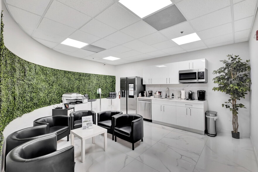 More Photos Of 12550 Biscayne Blvd, North Miami Medical For Sale