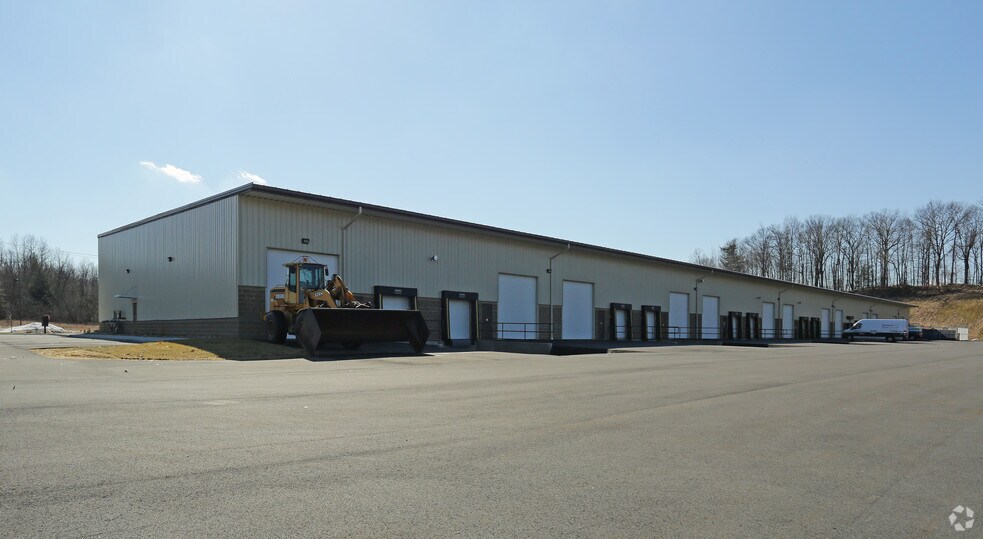 More Photos Of 3 Liebich Ln, Clifton Park Warehouse For Lease