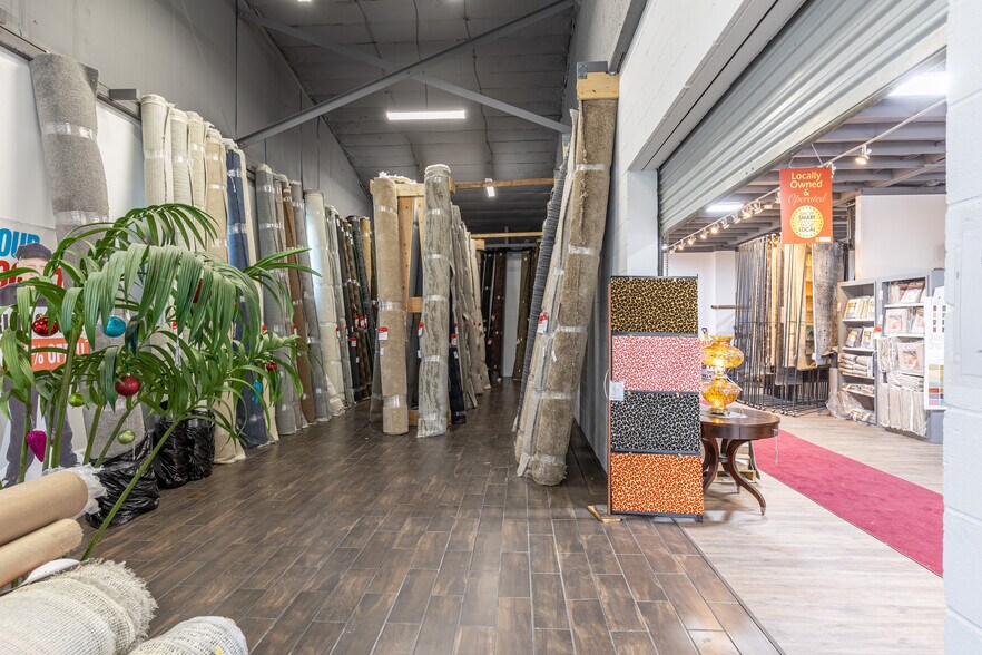 More Photos Of 5920-5924 Steubenville Pike, McKees Rocks Storefront For Lease