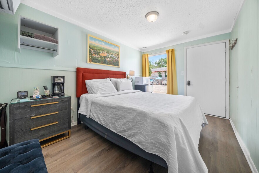 More Photos Of 741 Park Ave, Hot Springs Hotel For Sale