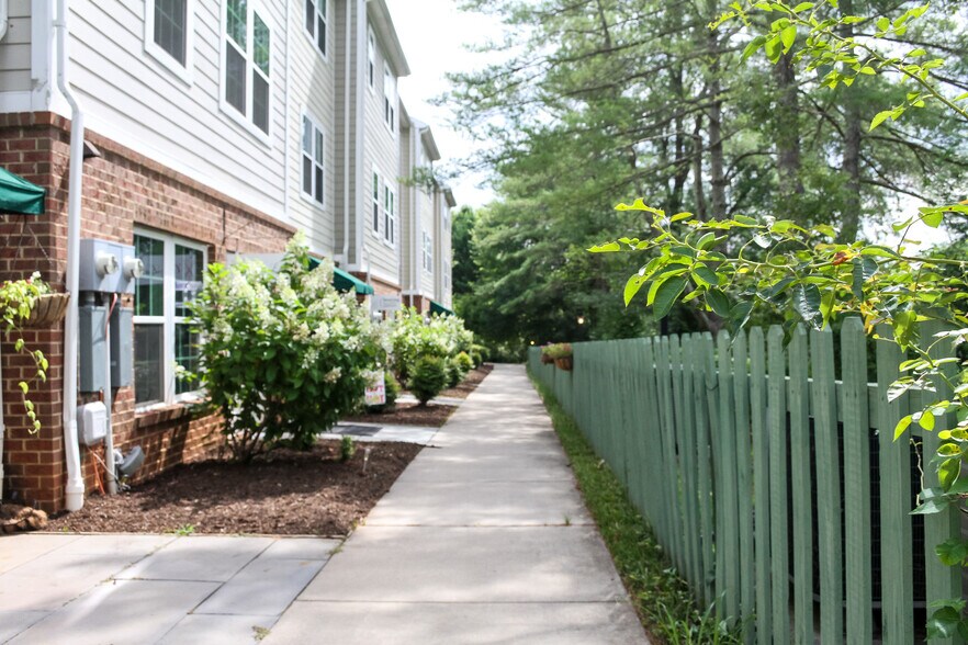 More Photos Of 580 Radford Ln, Crozet Medical For Lease