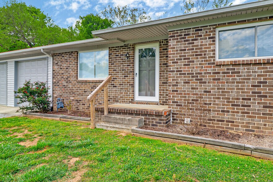 More Photos Of 148 Porter Ln, Spring City Specialty For Sale