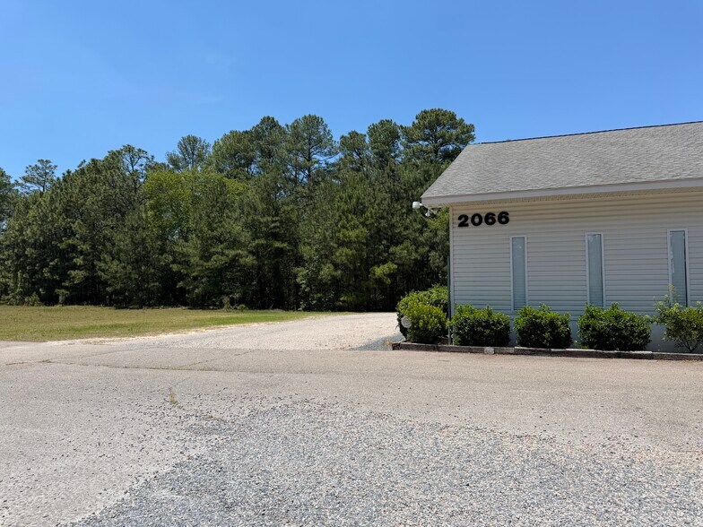 More Photos Of 2066 Juniper Lake Rd, West End Flex For Lease