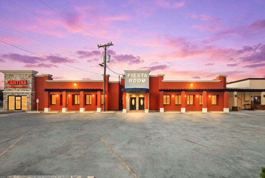 More Photos Of 4946 Rigsby Ave, San Antonio Restaurant For Sale