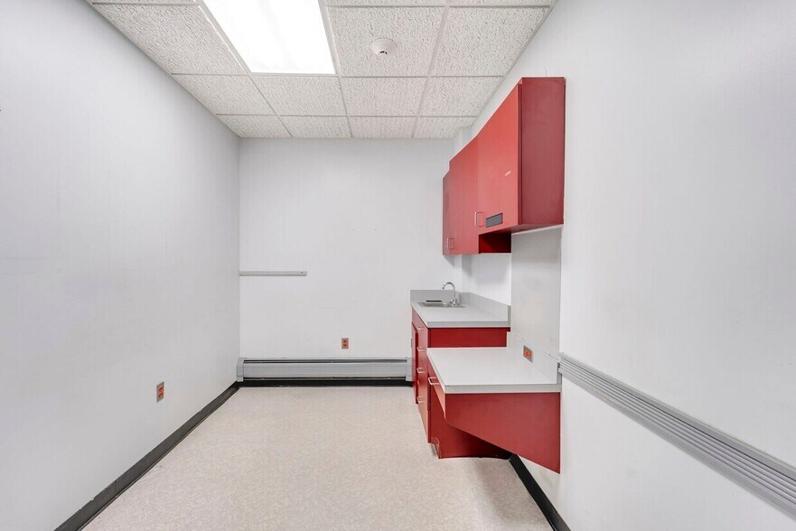 More Photos Of 101-105 Dutch Hill Rd, Orangeburg Office For Sale