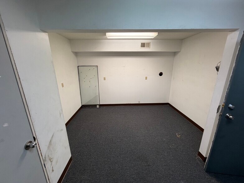 More Photos Of 4935 S Prospect St, Ravenna Freestanding For Lease