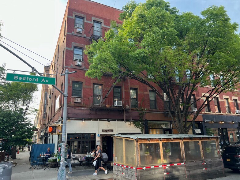 More Photos Of 124 Bedford Ave, Brooklyn Multifamily For Sale