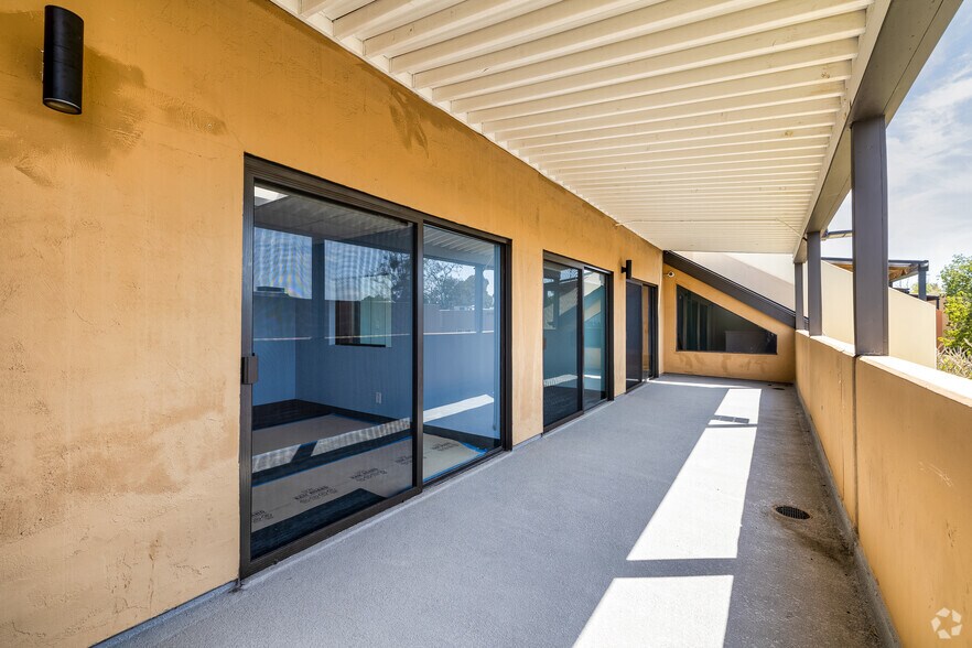 More Photos Of 7574 Trade St, San Diego Research And Development For Lease