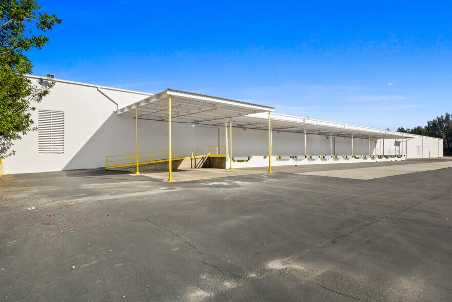 More Photos Of 300 E Arrow Hwy, San Dimas Warehouse For Sale