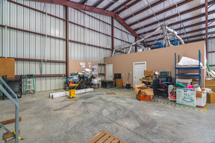 More Photos Of 8601 Fawn Trl, Conroe Warehouse For Sale