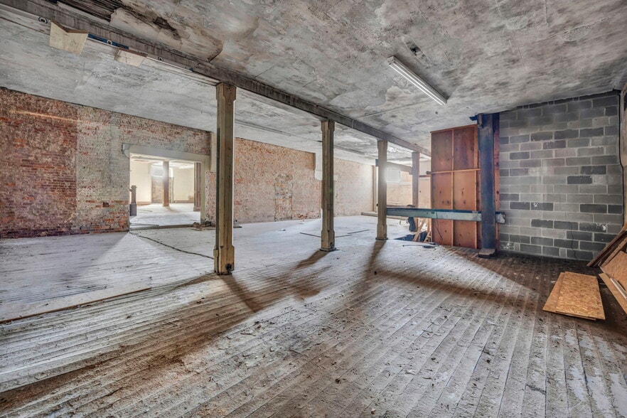 More Photos Of 112-130 Erie St S, Massillon Office For Sale