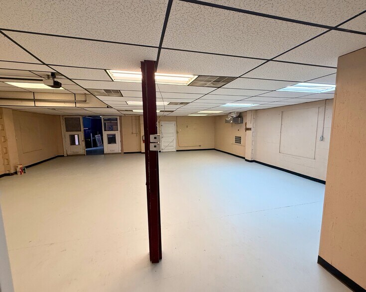 More Photos Of 7387 N West st, Falcon Flex For Lease