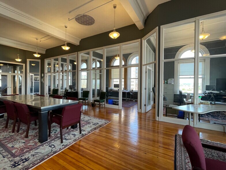 More Photos Of 120 E Washington St, Syracuse Loft Creative Space For Lease