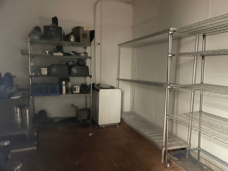 More Photos Of 905 E Gregory St, Pensacola Restaurant For Sale