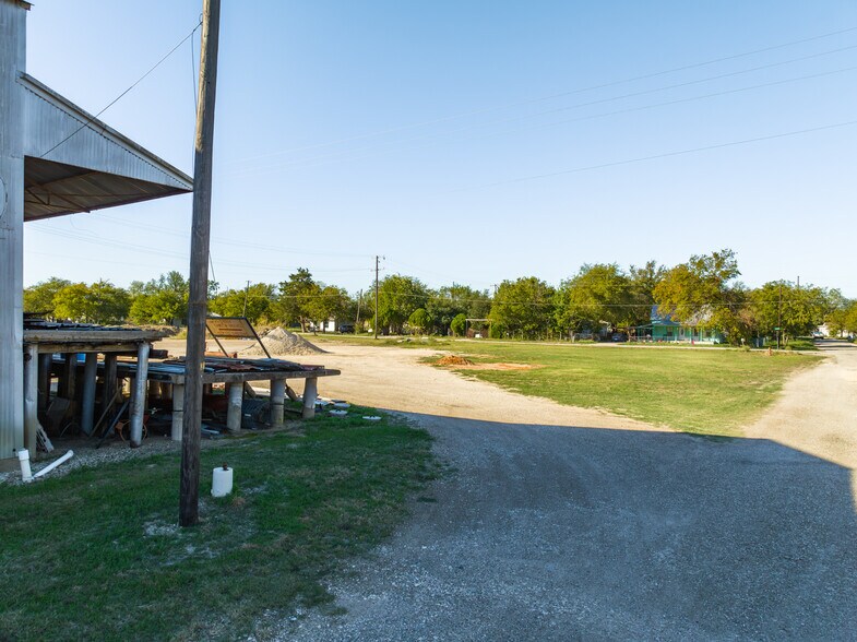 More Photos Of 200 S Wall St, Itasca Warehouse For Sale