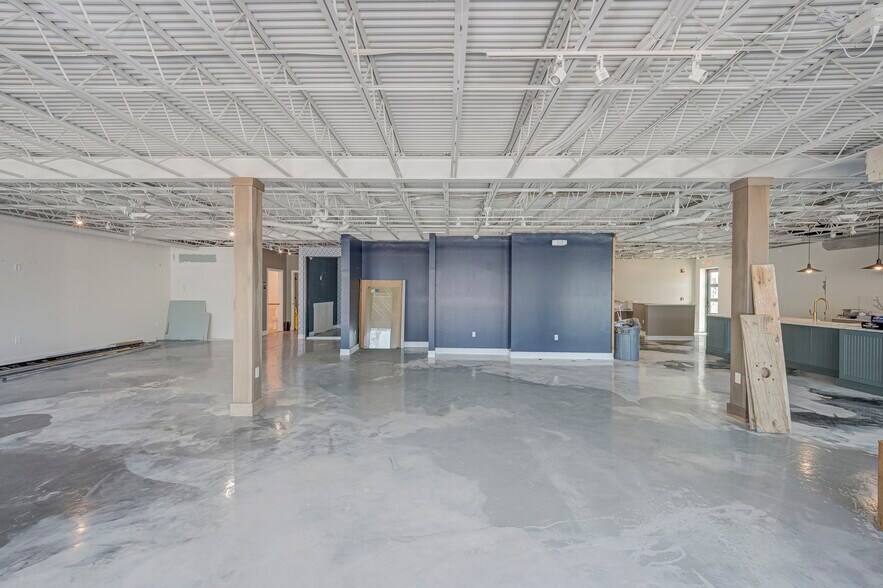 More Photos Of 1161-1165 Estero Blvd, Fort Myers Storefront Retail Residential For Sale