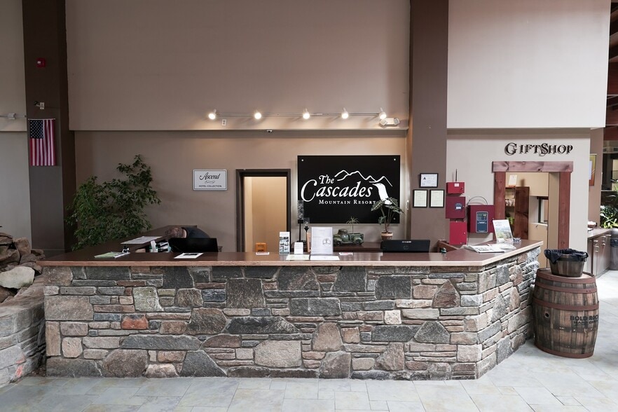 More Photos Of 201 Sugarloaf Rd, Hendersonville Hotel For Sale
