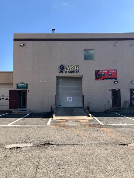 More Photos Of 44827 Old Ox Rd, Sterling Warehouse For Lease