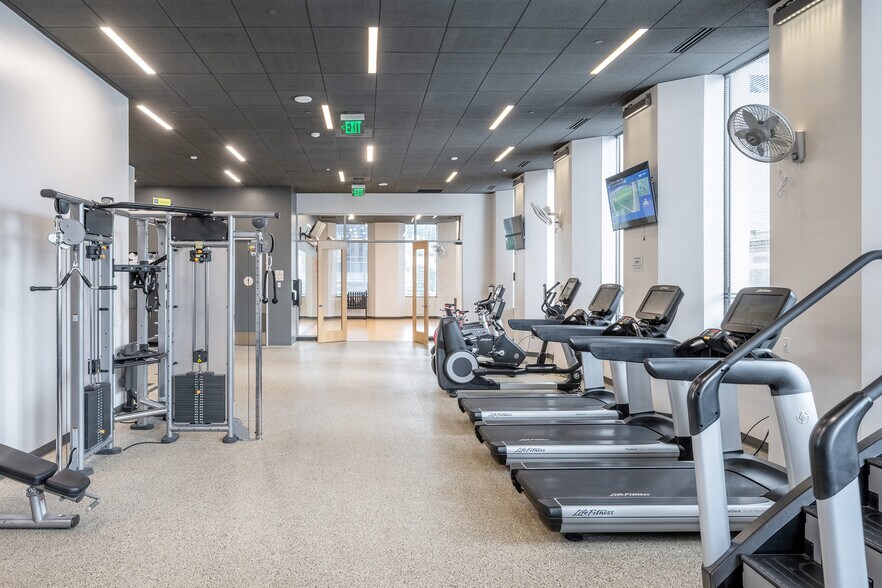 More Photos Of 901 5th Ave, Seattle Office For Lease