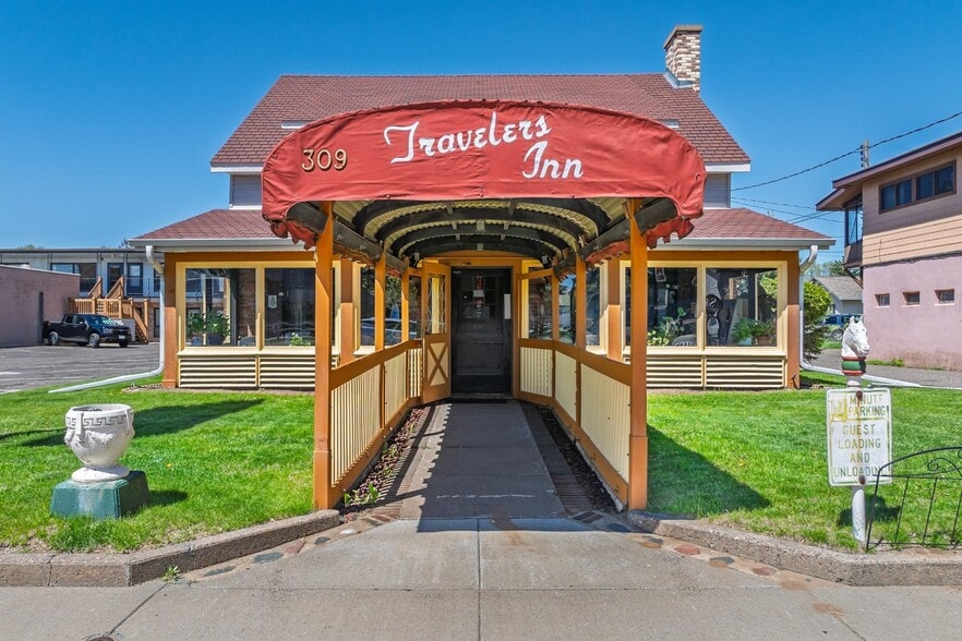 Primary Photo Of 309 E Wall St, Eagle River Hotel For Sale