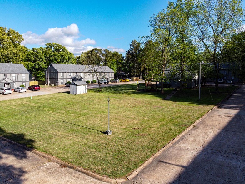 More Photos Of 1906 W Matthews Ave, Jonesboro Apartments For Sale