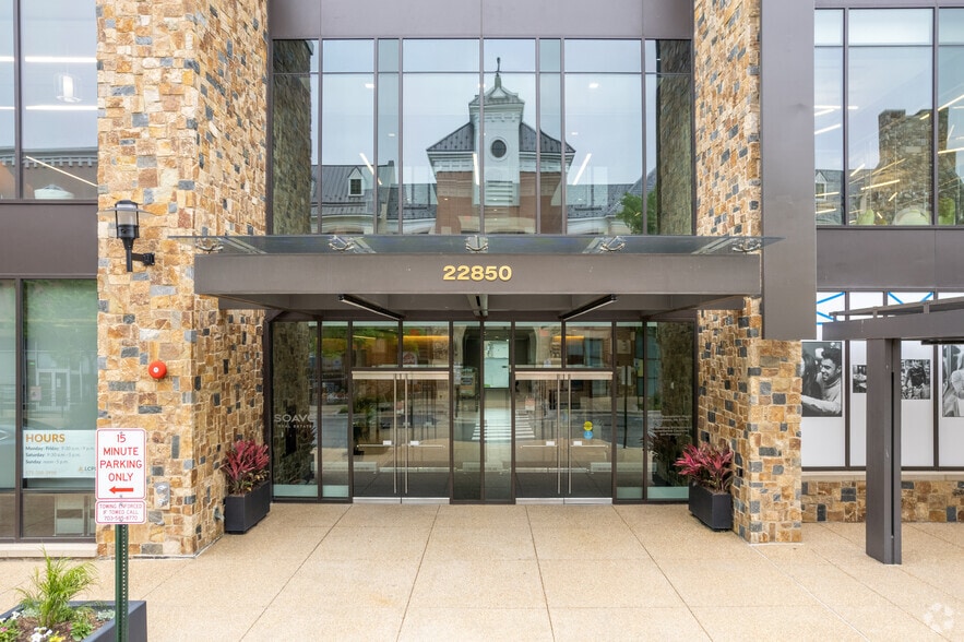 More Photos Of 42385-42395 Ryan Rd, Brambleton Unknown For Lease