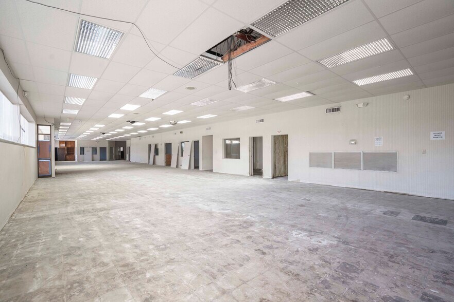 More Photos Of 1310 S Commerce St, Harlingen Office For Sale