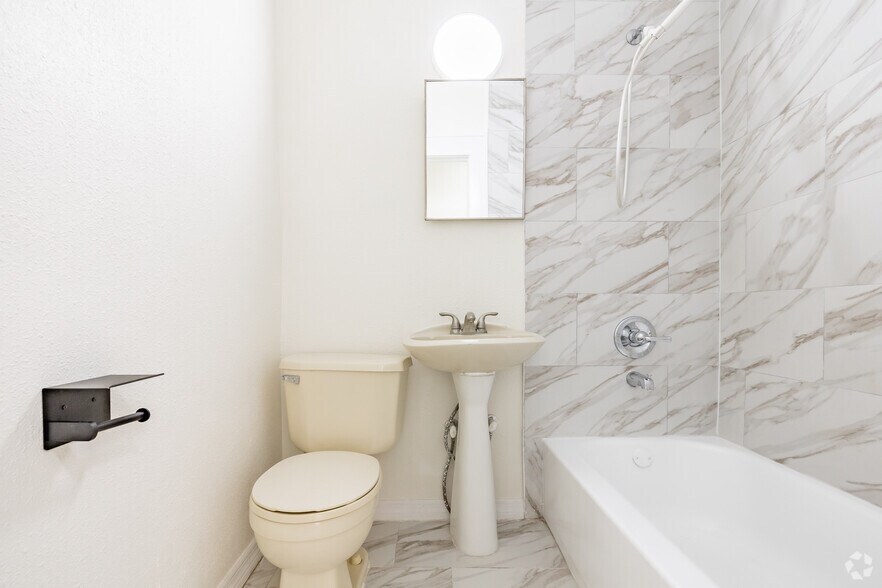 More Photos Of 218 N Pinellas Ave, Tarpon Springs Apartments For Sale