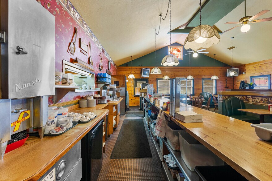 More Photos Of 347 N Scott Ave, Belton Restaurant For Sale