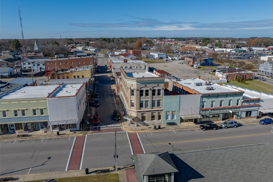More Photos Of 401 Halifax St, Emporia Office For Sale