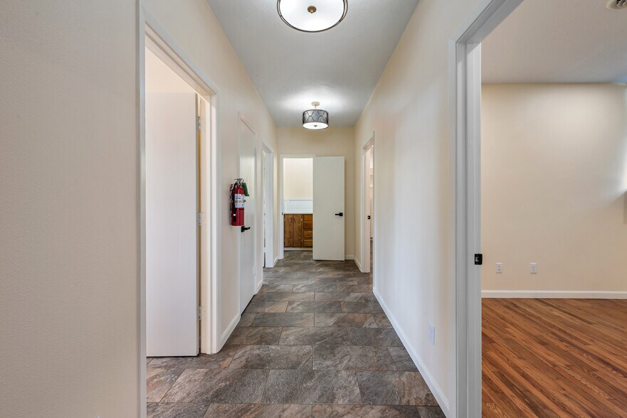 More Photos Of 601 Mary Lake Dr, Bryan Office Residential For Lease